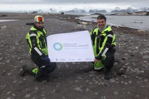 Antarctic Expedition: CFE researchers study pollution and diseases in marine ecosystems Antarctic Expedition: CFE researchers study pollution and diseases in marine ecosystems