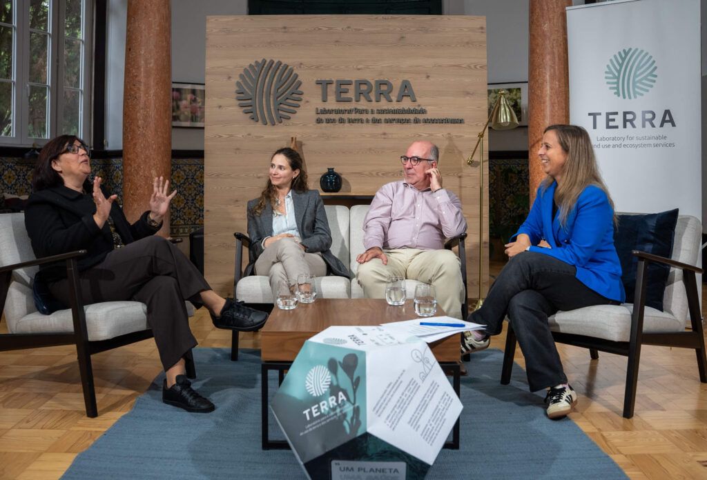 The second session of the TERRA Viva debate series “The Role of Ecosystems in the Evolution of Antibiotic Resistance” is now available debate antibioticos terra viva labterra 2 1