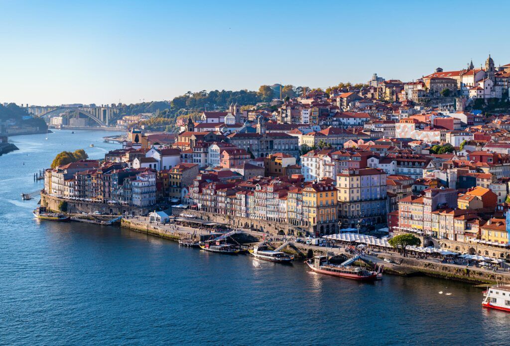 Researcher Ana Louro Advocates for Urban Policy in Opinion Article in Público TERRA cidade porto capa noticia